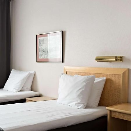 เบสต์ เวสเทิร์น กุสตาฟ เฟรอดิง โฮเต็ล แอนด์ คอนเฟอเรนซ์ Hotel คาร์ลสตัด ภายนอก รูปภาพ
